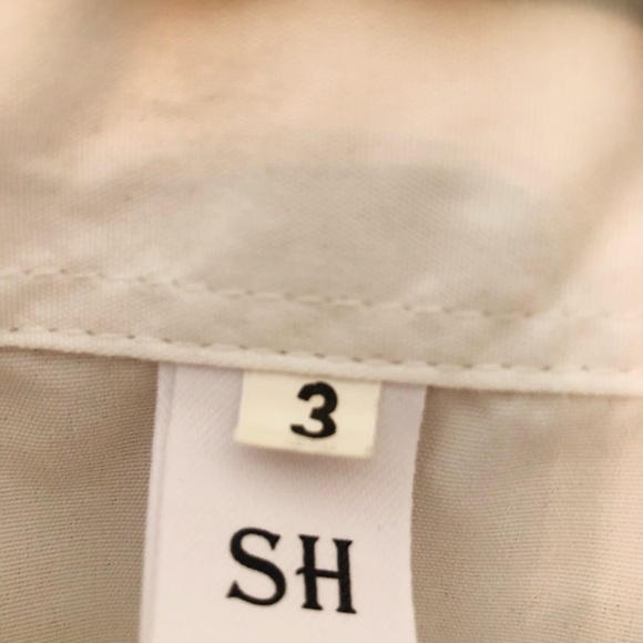 White red heart and lips kiss button down 💋 - Picture 7 of 8